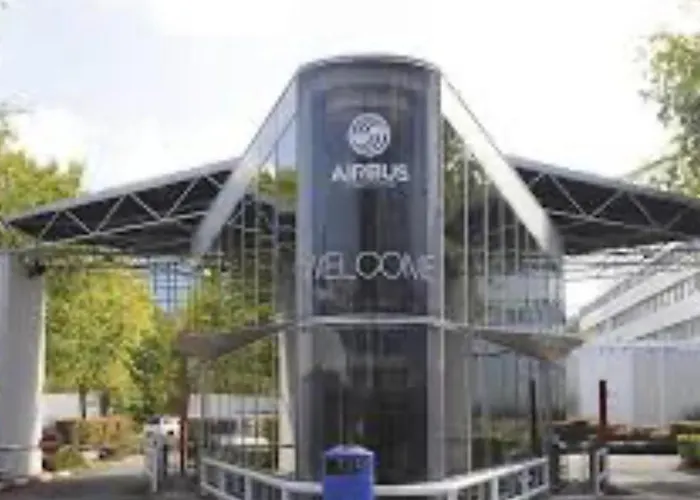 Appartement Charming One Bedroom Apartment, - Pres Des Commerces Et Tram Fibre Wifi, Airbus Meet Super Location