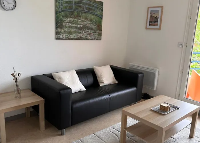 Appartement Charming One Bedroom Apartment, - Pres Des Commerces Et Tram Fibre Wifi, Airbus Meet Super Location *